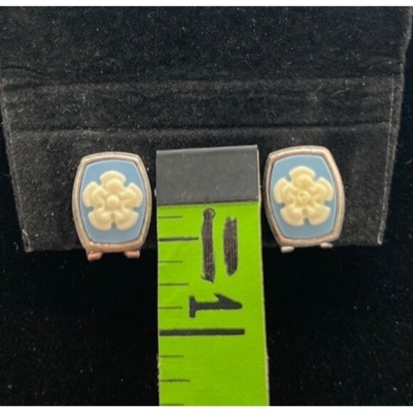 Vintage Wedgwood Blue & Cream Floral Clip Earrings Silver Plated - Picture 5 of 6